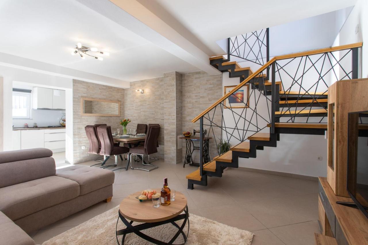 Holiday House Daisy Prapatnica 外观 照片