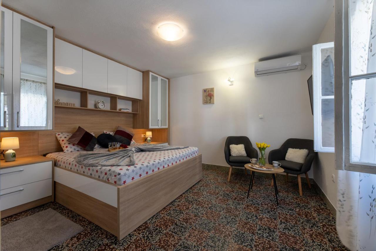 Holiday House Daisy Prapatnica 外观 照片