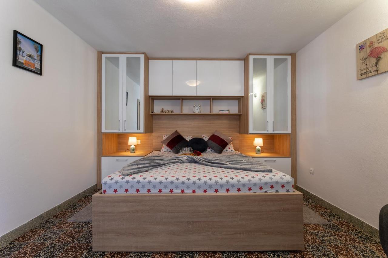Holiday House Daisy Prapatnica 外观 照片